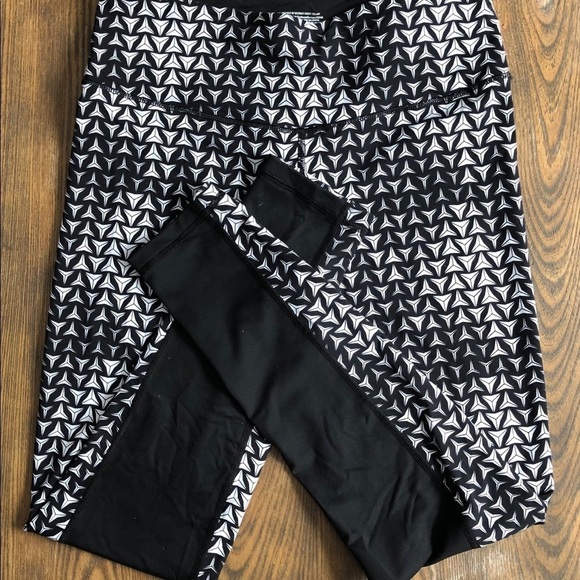 Victoria secrets sport knockout  tight black SZ M - Picture 1 of 10
